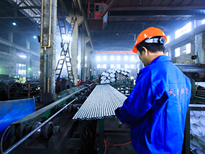 Почему для бесшовных стальных труб необходимы неразрушающие испытания? Анализ различий между ультразвуковым и Эдди тестом